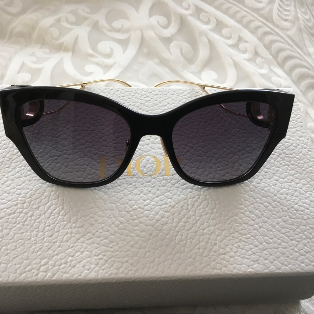 Authentic Doir Black Cat-Eye Women's Sunglasses - Gold Accent 30 Montaigne